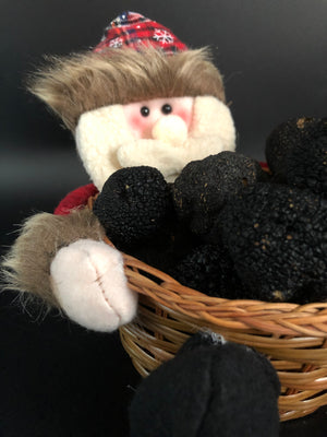 Panier Père Noël et ses truffes fraîches / idée cadeau originale pour Noël / Le Diamant du Terroir